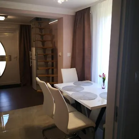 Apartment Kupola *